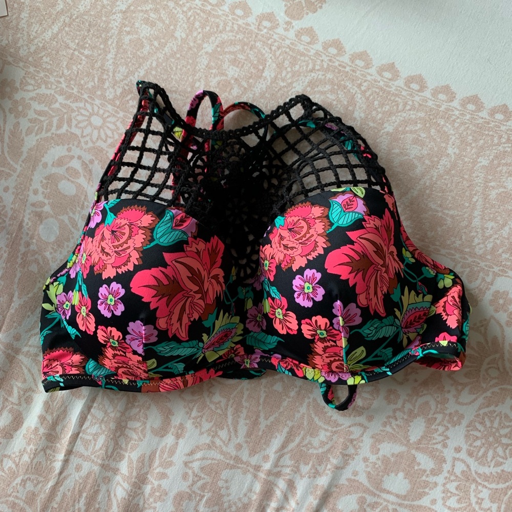Bikini top